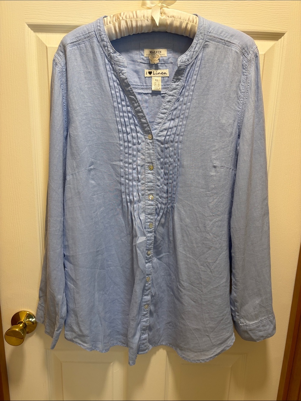 Malvin of Hamburg Germany Light Blue Linen Pintuck Button-Up Tunic